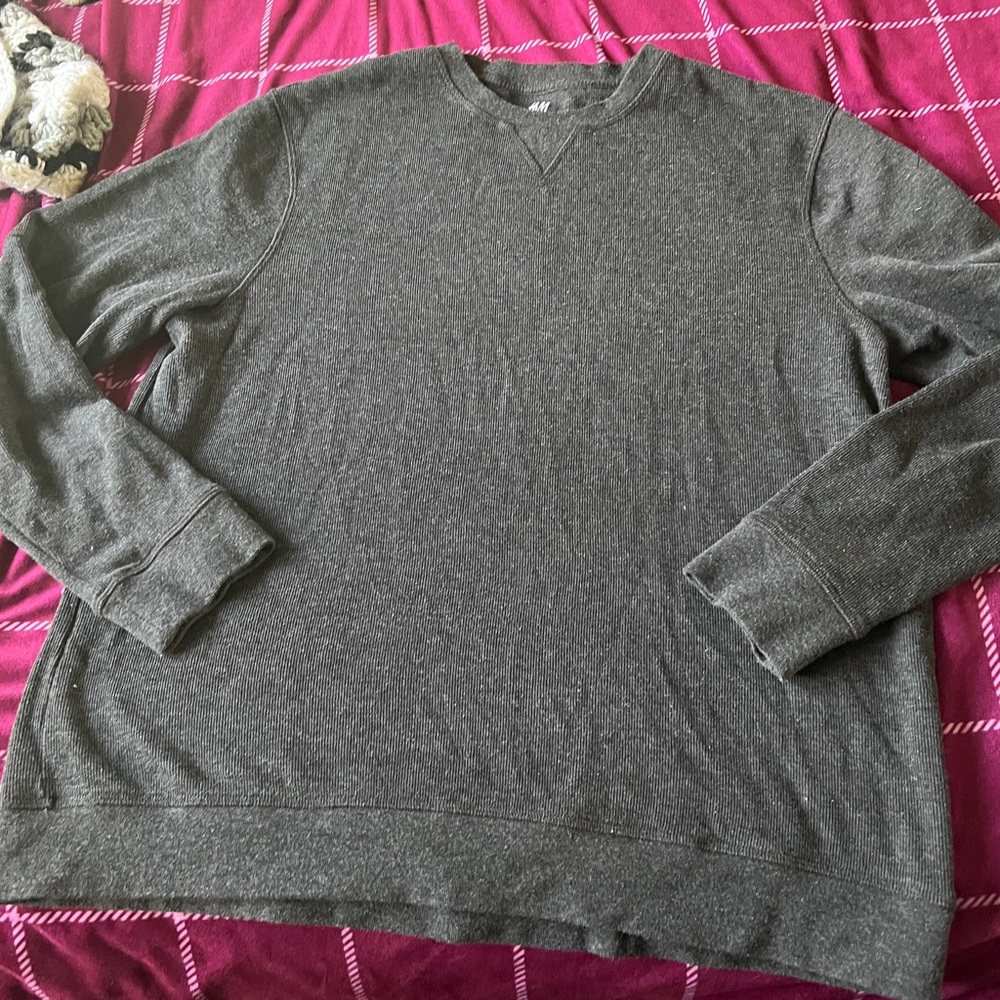 H&M crewneck regular fit Men’s XL LONG sleeve shirt